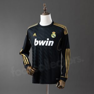 Maillot-Real-Madrid-Exterieur-2011-2012-Manches-Longues-1.jpg Maillot Real Madrid Exterieur 2011-2012 Manches Longues